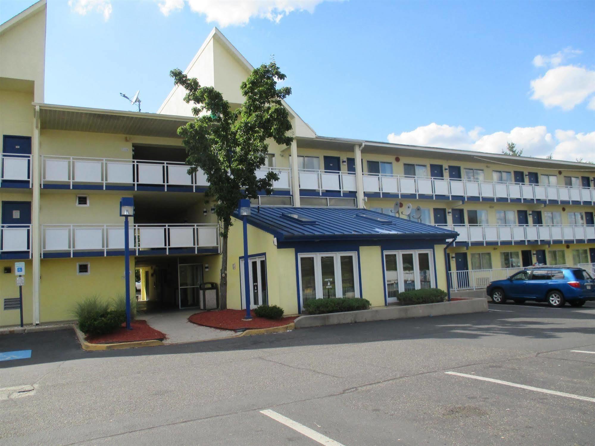 Rodeway Inn Brooklawn Eksteriør billede