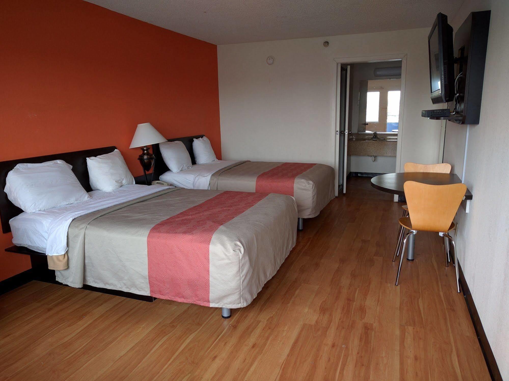 Rodeway Inn Brooklawn Eksteriør billede